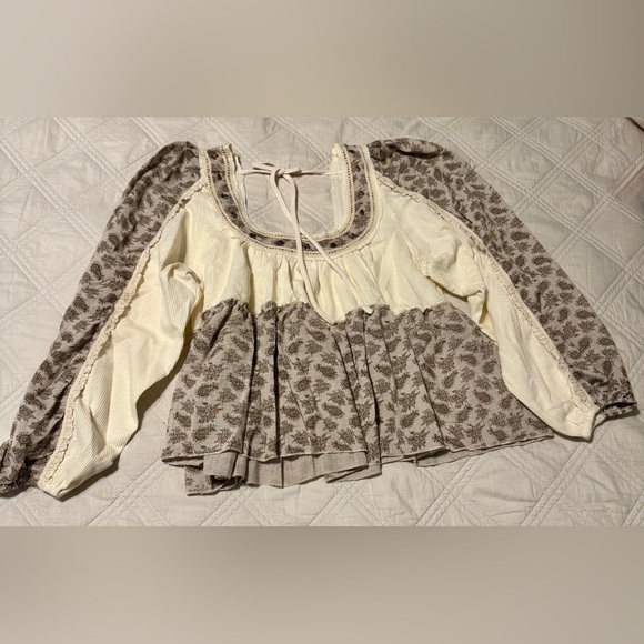 💗POL Scoop Neck Paisley Pattern Stud Detail Crop Knit Top- Natural💗 - Picture 8 of 8